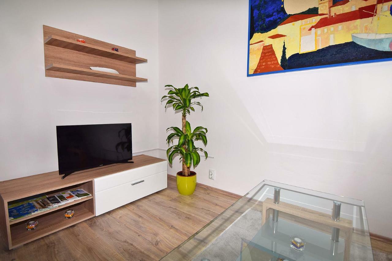 Apartment Nerea Pula Eksteriør billede